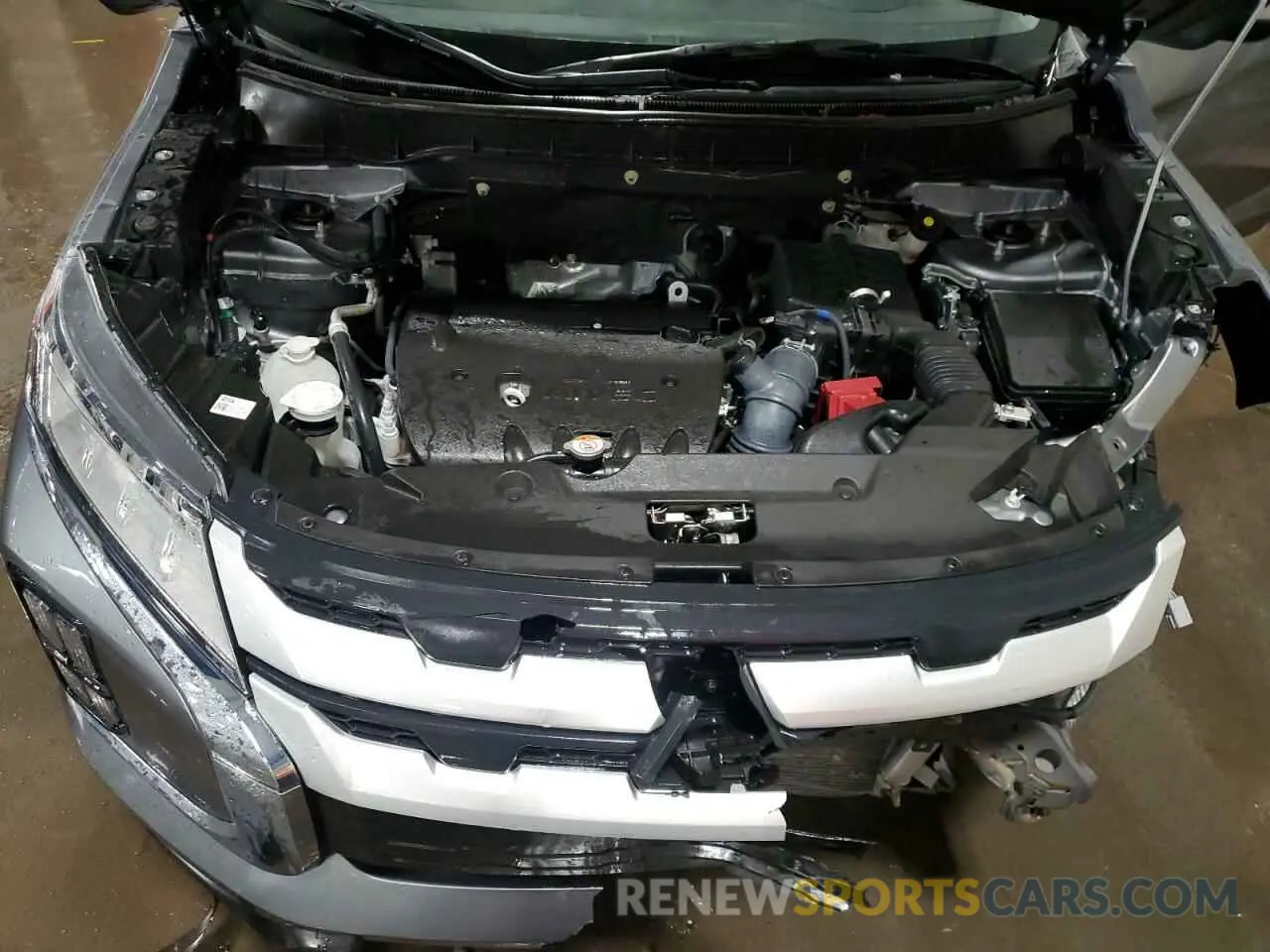 12 fotografías del automóvil dañado JA4ARUAU2RU004019 MITSUBISHI OUTLANDER 2024