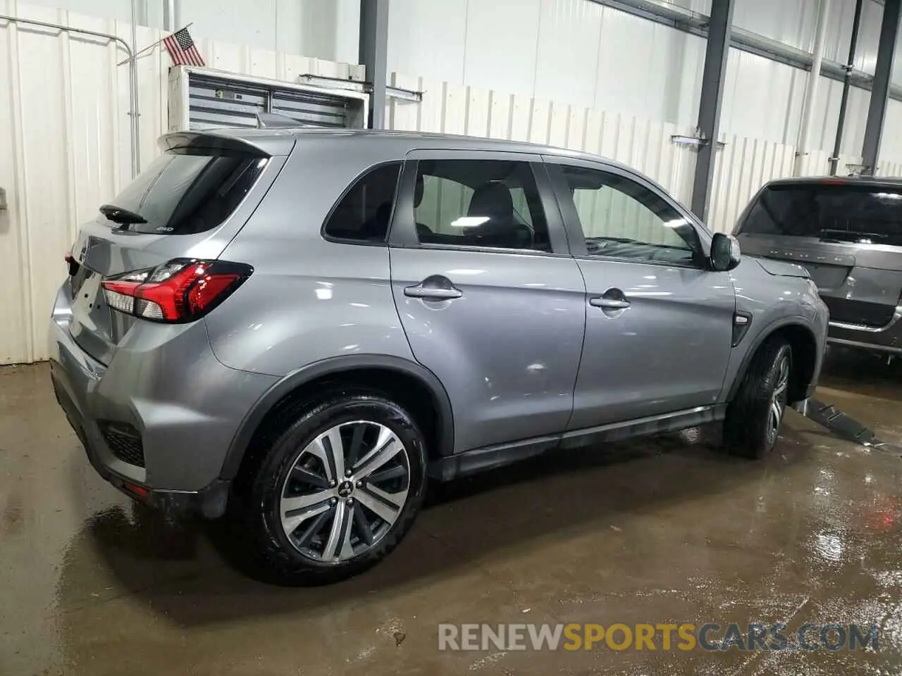 3 fotografías del automóvil dañado JA4ARUAU2RU004019 MITSUBISHI OUTLANDER 2024