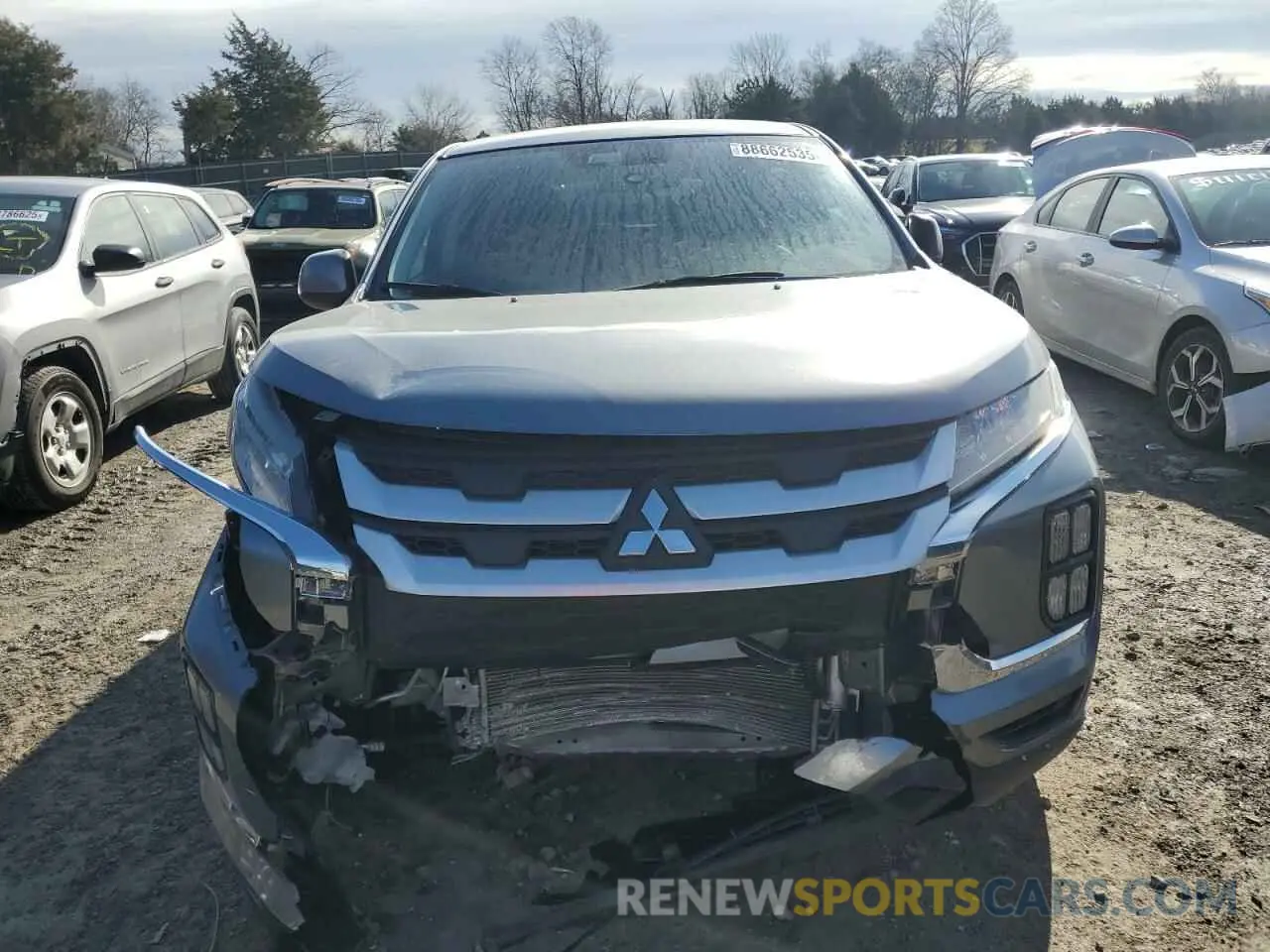 5 fotografías del automóvil dañado JA4ARUAU2RU006966 MITSUBISHI OUTLANDER 2024