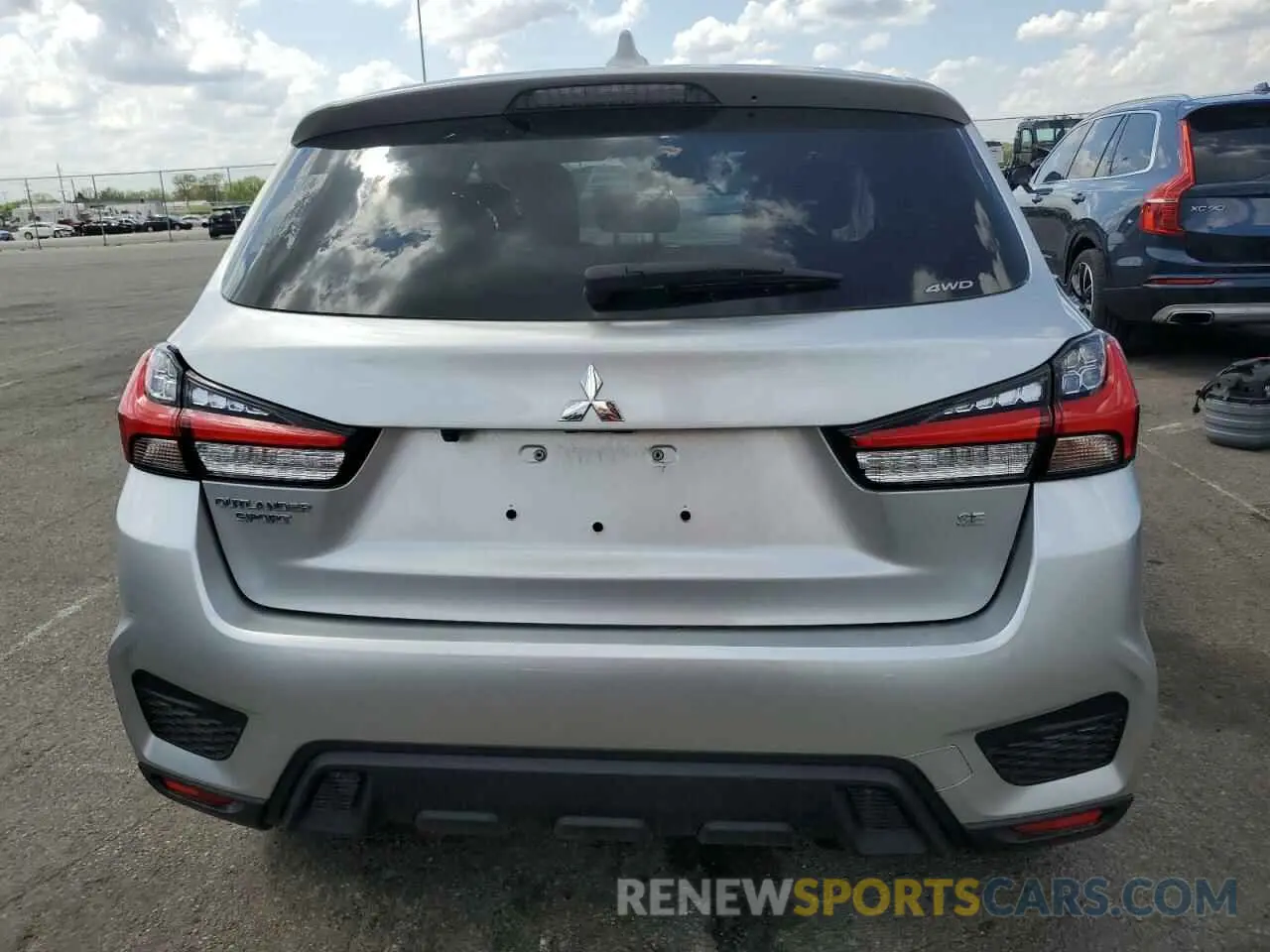 6 fotografías del automóvil dañado JA4ARUAU2RU014484 MITSUBISHI OUTLANDER 2024