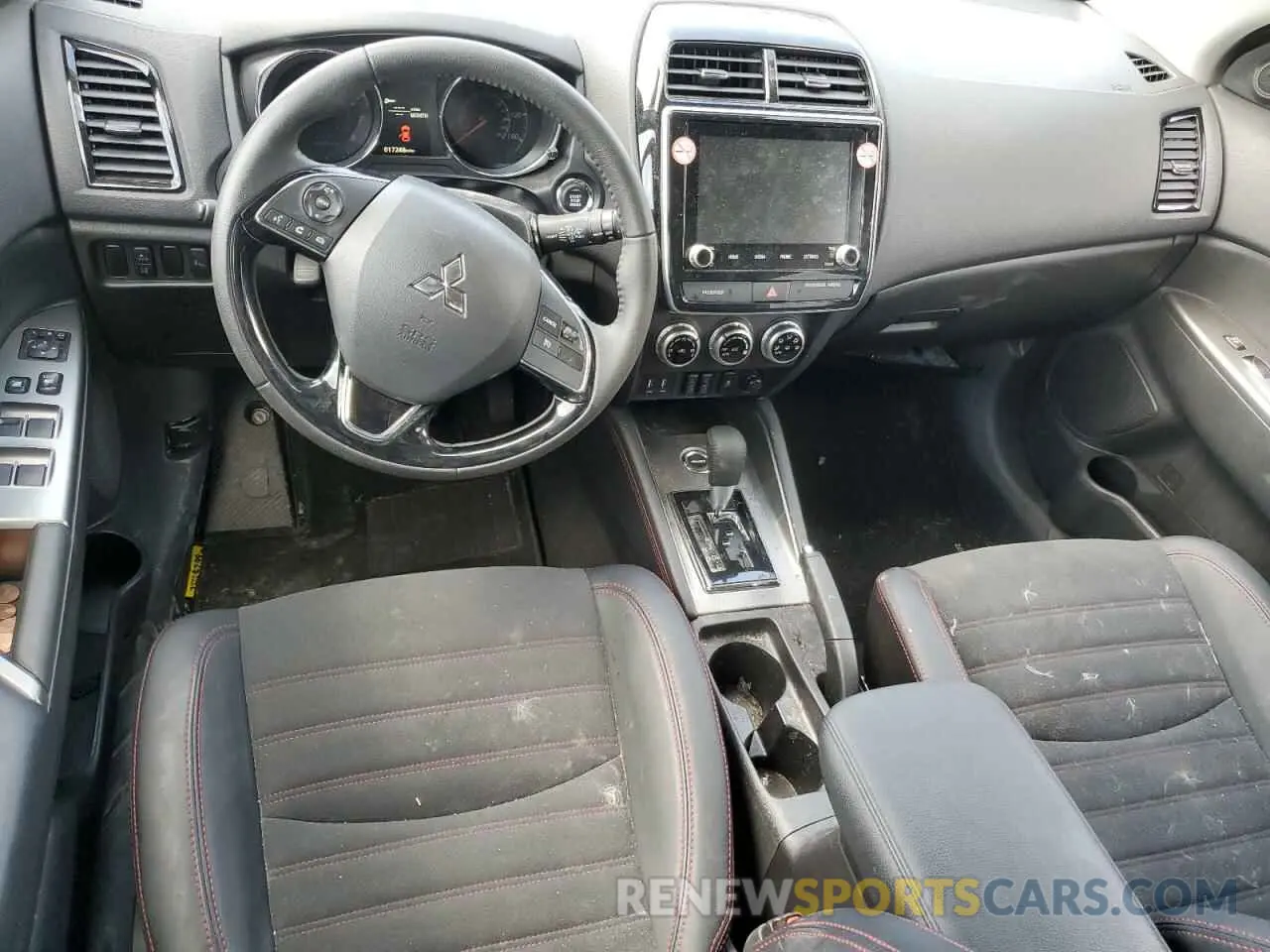 8 fotografías del automóvil dañado JA4ARUAU2RU014484 MITSUBISHI OUTLANDER 2024