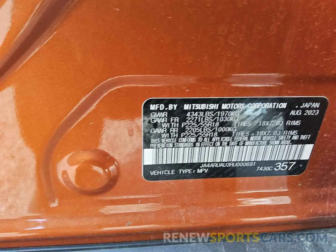 14 fotografías del automóvil dañado JA4ARUAU3RU000691 MITSUBISHI OUTLANDER 2024