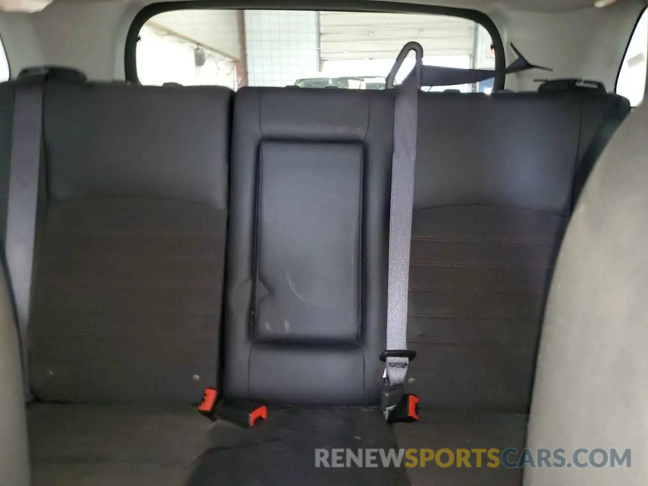 10 fotografías del automóvil dañado JA4ARUAU3RU004188 MITSUBISHI OUTLANDER 2024