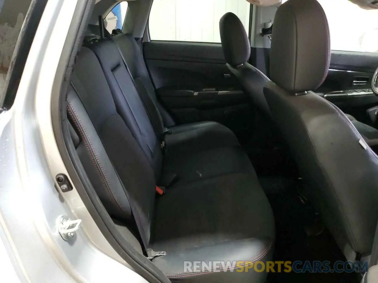 11 fotografías del automóvil dañado JA4ARUAU3RU004188 MITSUBISHI OUTLANDER 2024