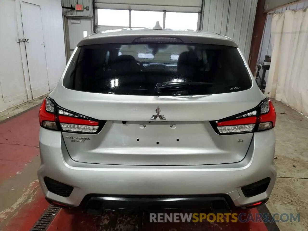 6 fotografías del automóvil dañado JA4ARUAU3RU004188 MITSUBISHI OUTLANDER 2024
