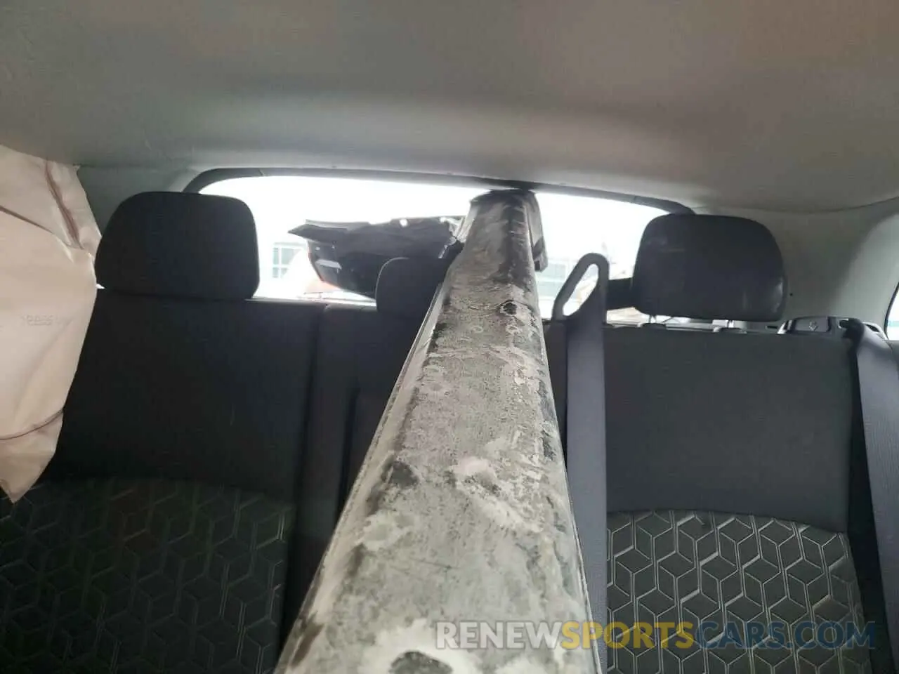 10 fotografías del automóvil dañado JA4ARUAU4RU011621 MITSUBISHI OUTLANDER 2024