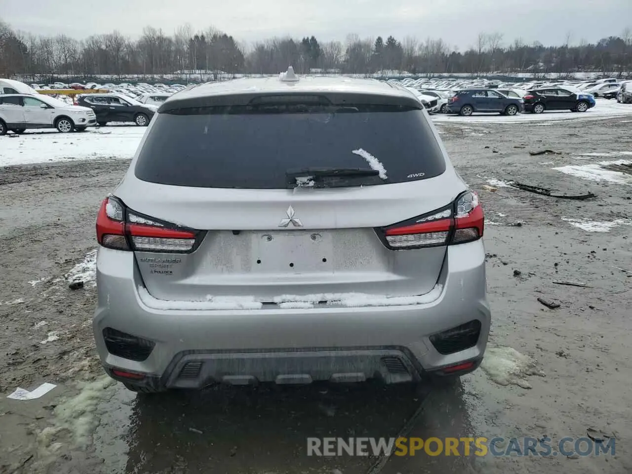 6 fotografías del automóvil dañado JA4ARUAU4RU011621 MITSUBISHI OUTLANDER 2024
