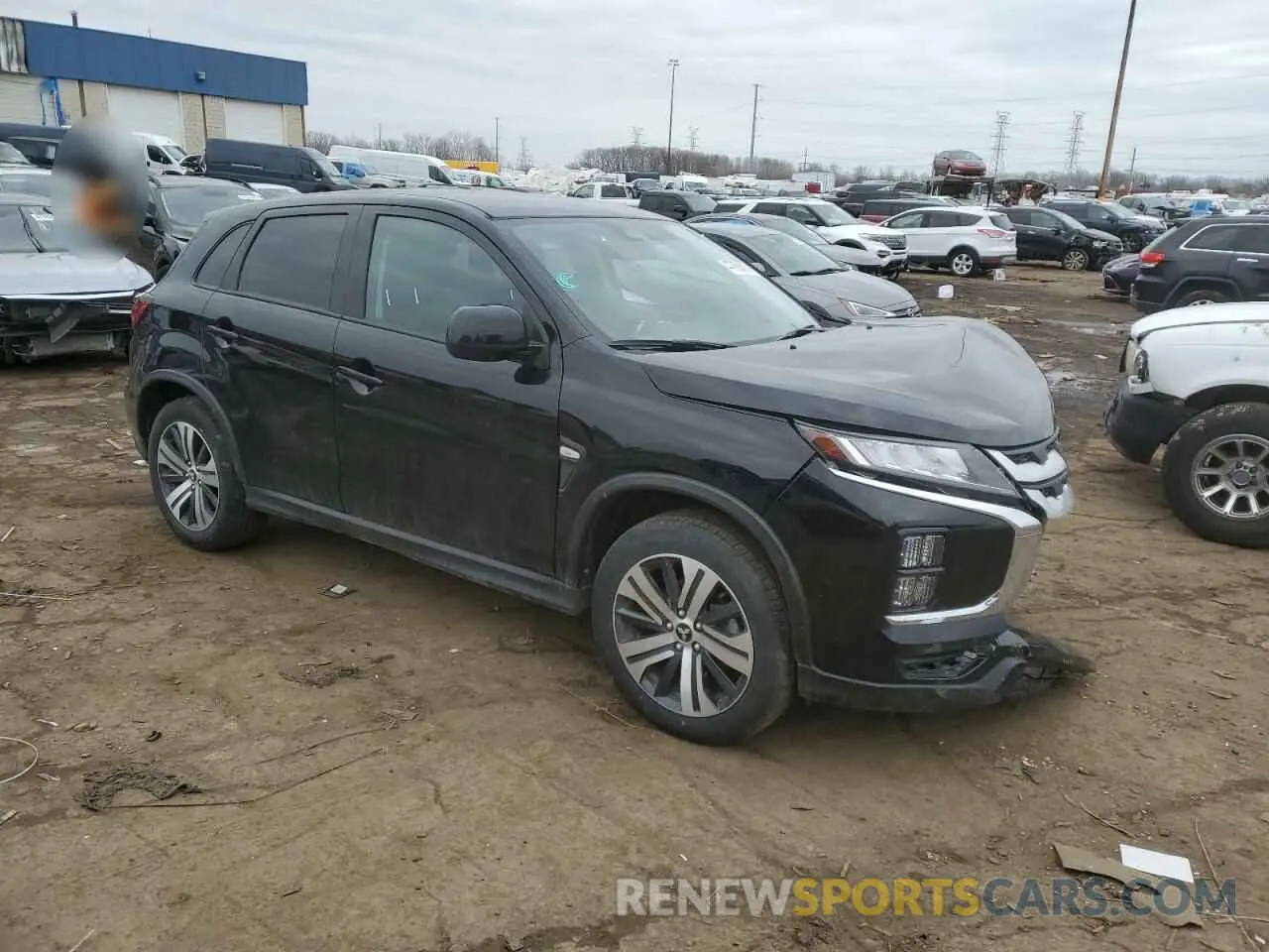 4 fotografías del automóvil dañado JA4ARUAU4RU015927 MITSUBISHI OUTLANDER 2024