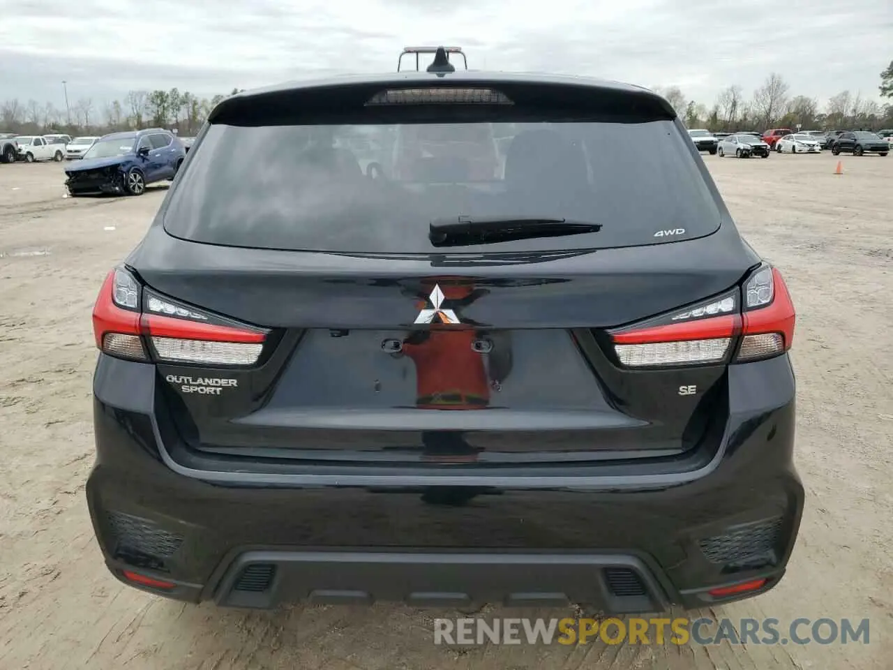 6 fotografías del automóvil dañado JA4ARUAU5RU003107 MITSUBISHI OUTLANDER 2024