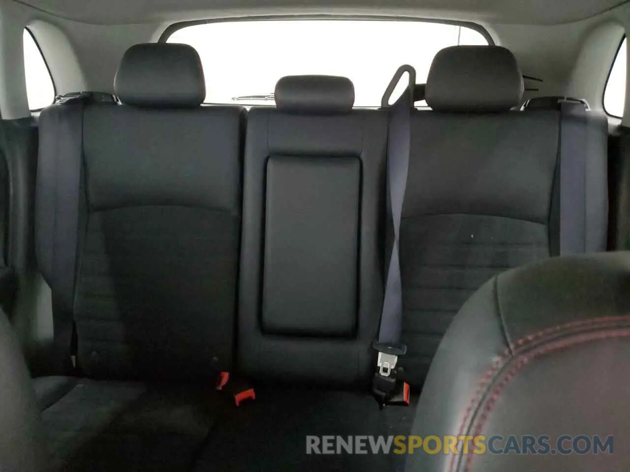 10 fotografías del automóvil dañado JA4ARUAU5RU006914 MITSUBISHI OUTLANDER 2024
