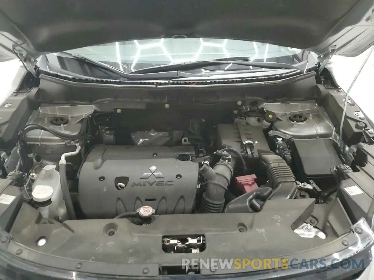 12 fotografías del automóvil dañado JA4ARUAU5RU006914 MITSUBISHI OUTLANDER 2024