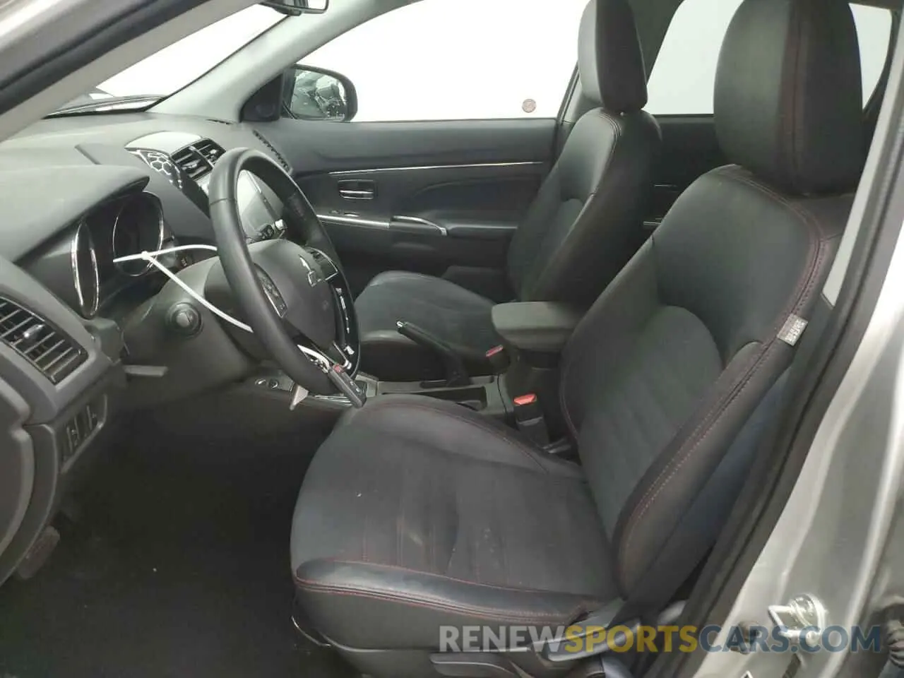 7 fotografías del automóvil dañado JA4ARUAU5RU006914 MITSUBISHI OUTLANDER 2024