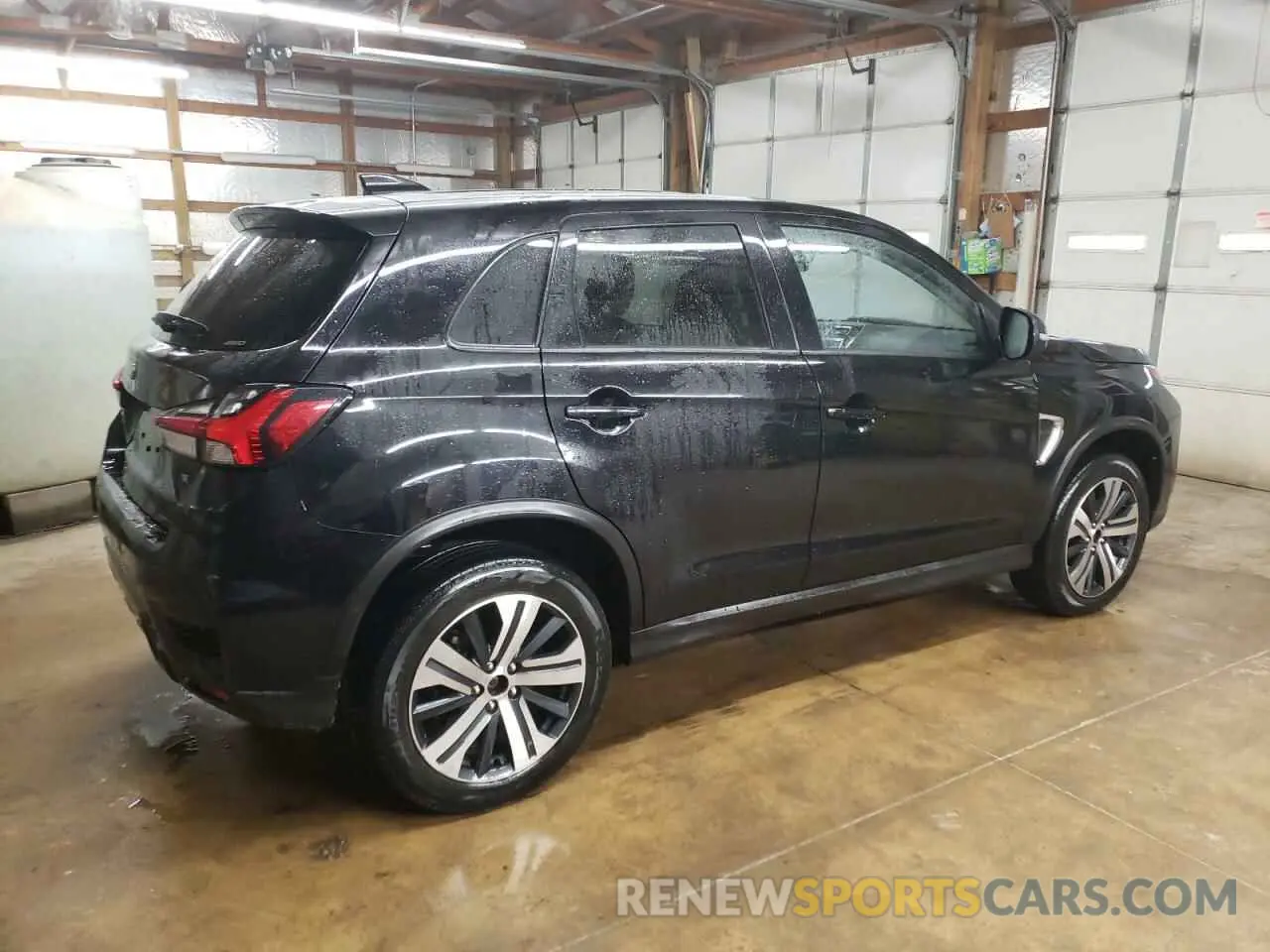 3 fotografías del automóvil dañado JA4ARUAU6RU001415 MITSUBISHI OUTLANDER 2024