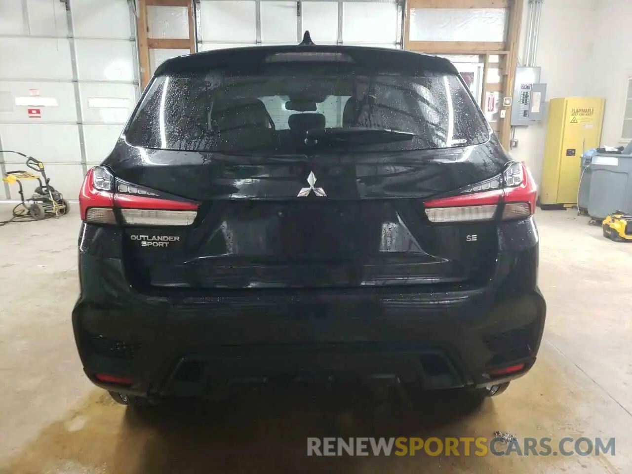 6 fotografías del automóvil dañado JA4ARUAU6RU001415 MITSUBISHI OUTLANDER 2024