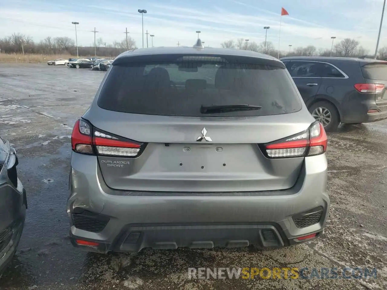 6 fotografías del automóvil dañado JA4ARUAU6RU001527 MITSUBISHI OUTLANDER 2024