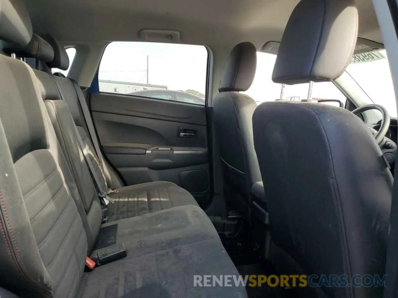 11 fotografías del automóvil dañado JA4ARUAU6RU011197 MITSUBISHI OUTLANDER 2024