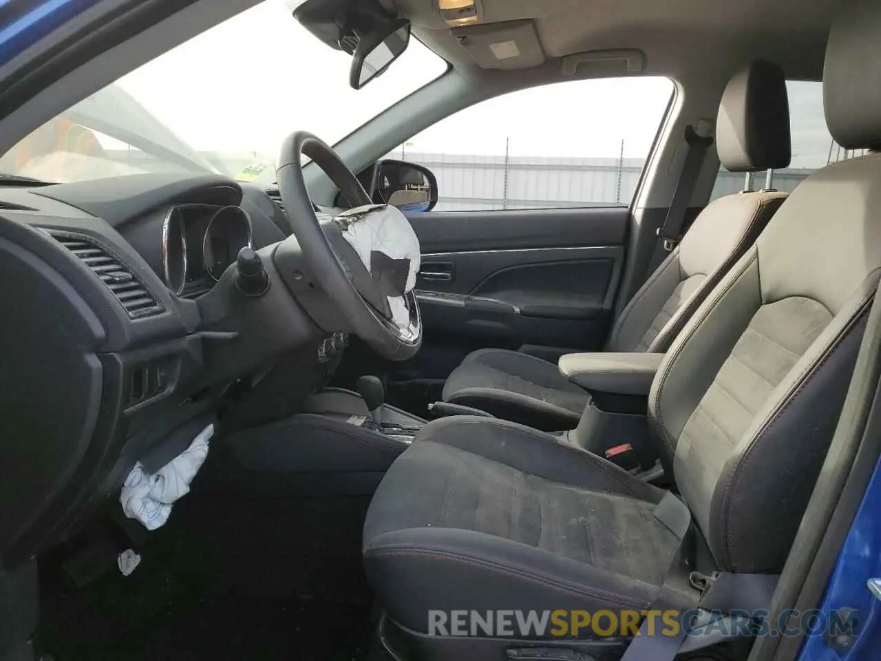 7 fotografías del automóvil dañado JA4ARUAU6RU011197 MITSUBISHI OUTLANDER 2024
