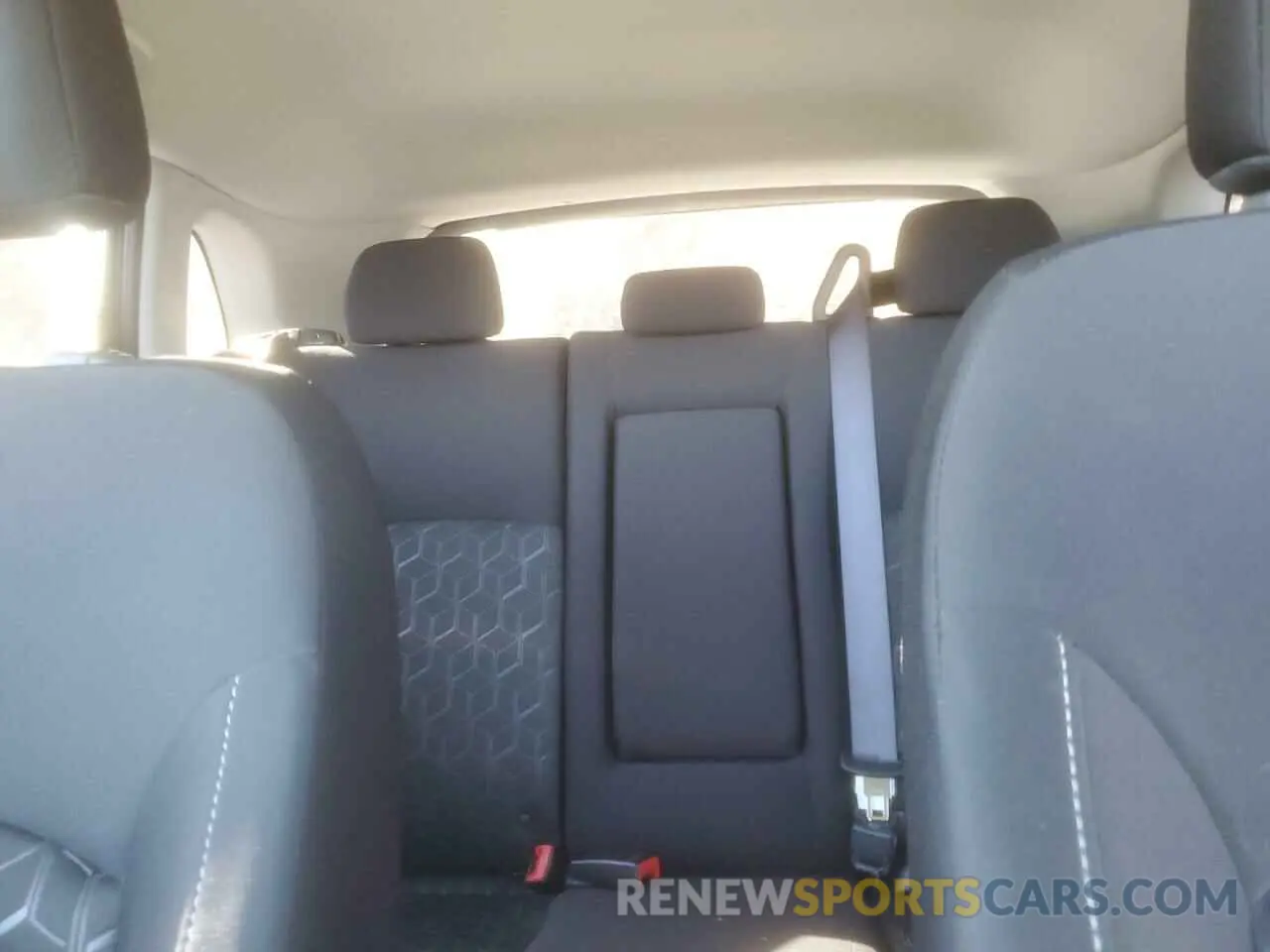 10 fotografías del automóvil dañado JA4ARUAU6RU012429 MITSUBISHI OUTLANDER 2024