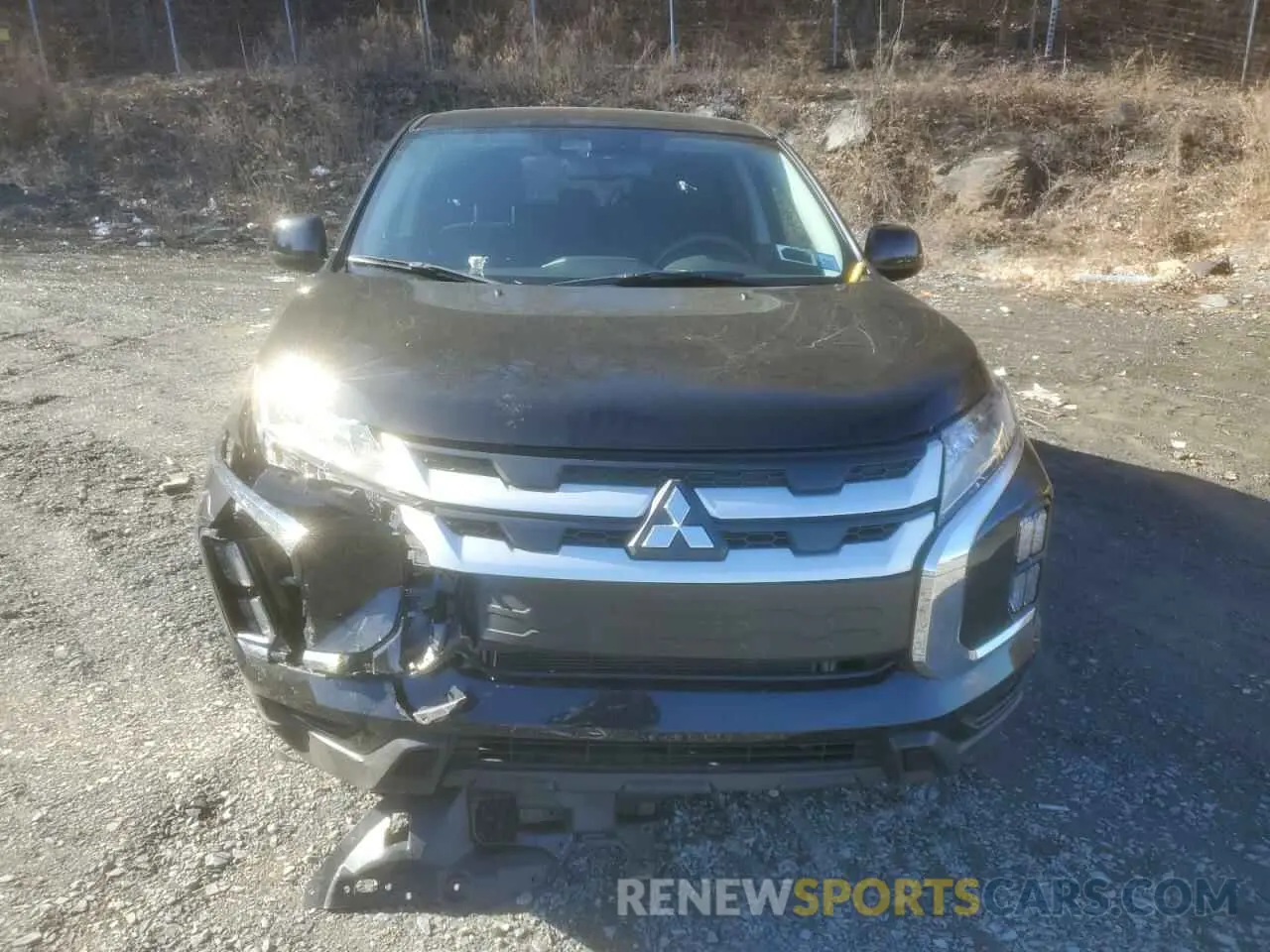 5 fotografías del automóvil dañado JA4ARUAU6RU012429 MITSUBISHI OUTLANDER 2024