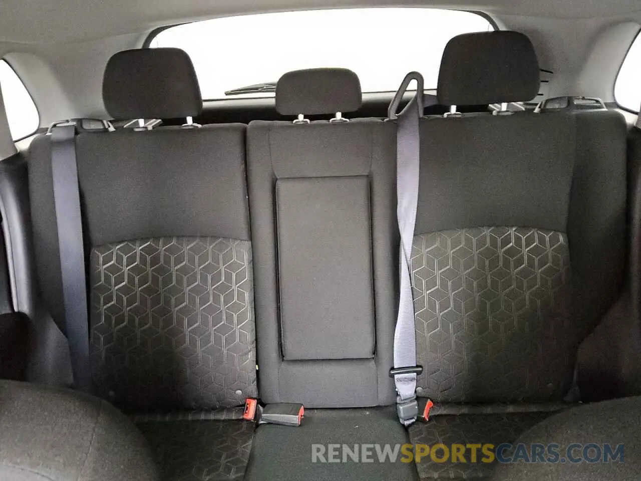 10 fotografías del automóvil dañado JA4ARUAU6RU012608 MITSUBISHI OUTLANDER 2024