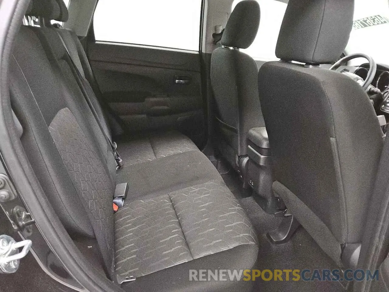 11 fotografías del automóvil dañado JA4ARUAU6RU012608 MITSUBISHI OUTLANDER 2024