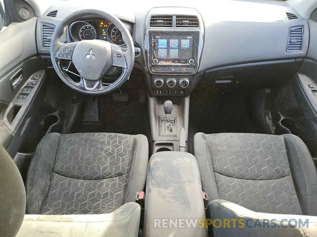 8 fotografías del automóvil dañado JA4ARUAU6RU012608 MITSUBISHI OUTLANDER 2024