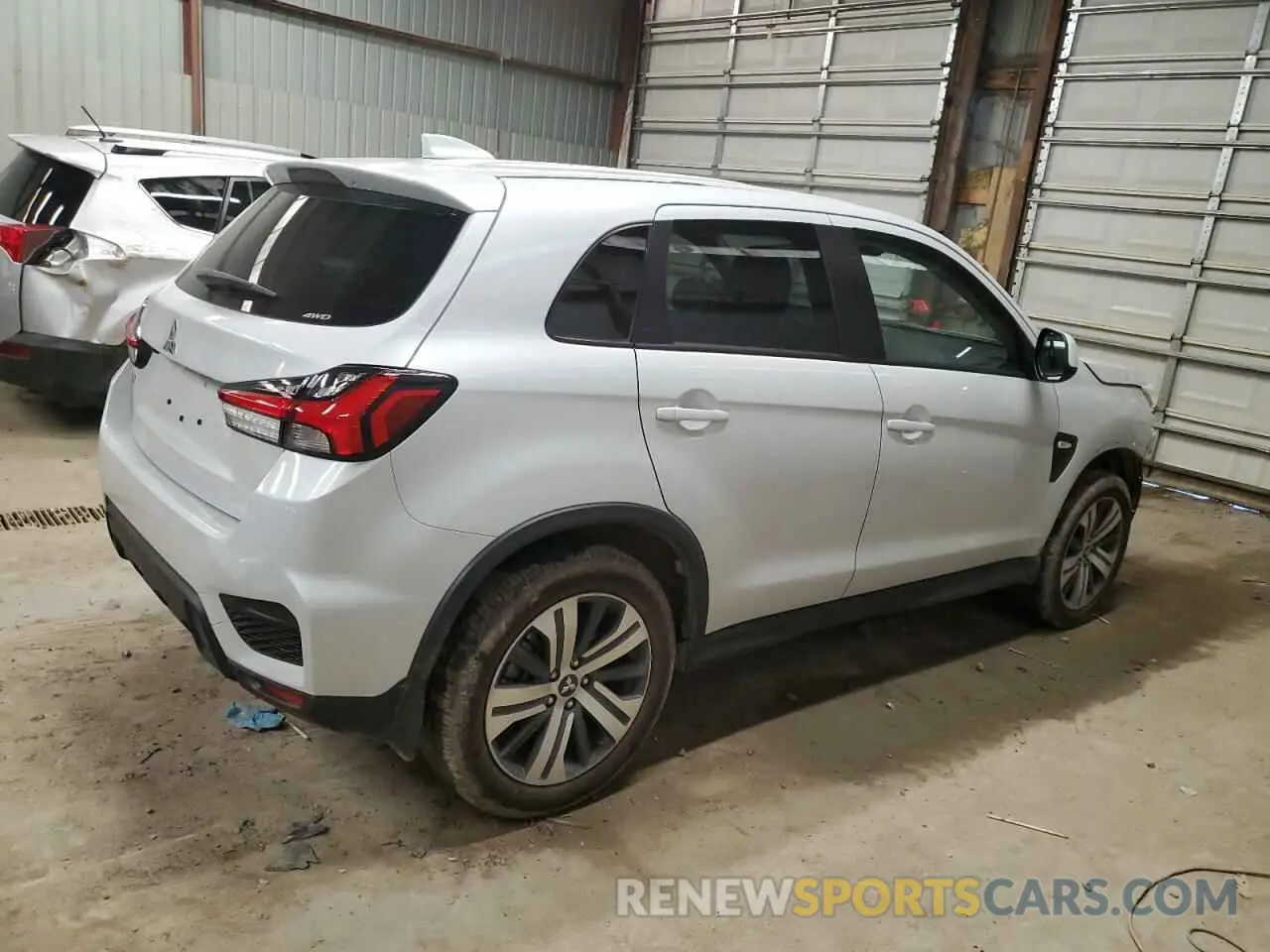3 fotografías del automóvil dañado JA4ARUAU6RU016853 MITSUBISHI OUTLANDER 2024