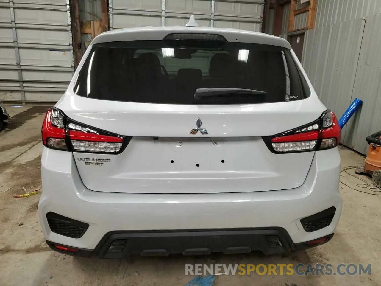 6 fotografías del automóvil dañado JA4ARUAU6RU016853 MITSUBISHI OUTLANDER 2024