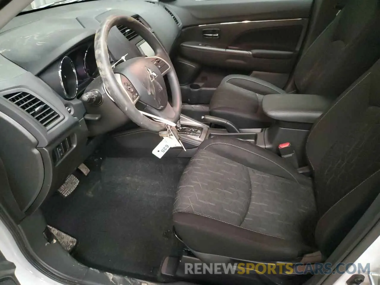 7 fotografías del automóvil dañado JA4ARUAU6RU016853 MITSUBISHI OUTLANDER 2024