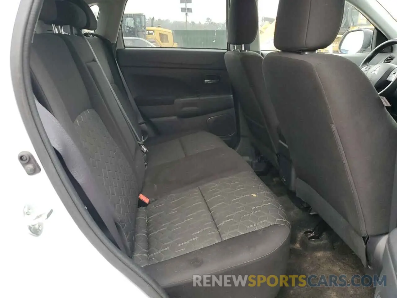 10 fotografías del automóvil dañado JA4ARUAU6RU020515 MITSUBISHI OUTLANDER 2024