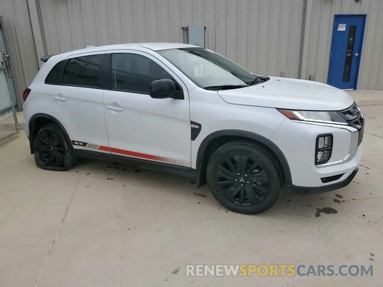4 fotografías del automóvil dañado JA4ARUAU6RU020515 MITSUBISHI OUTLANDER 2024