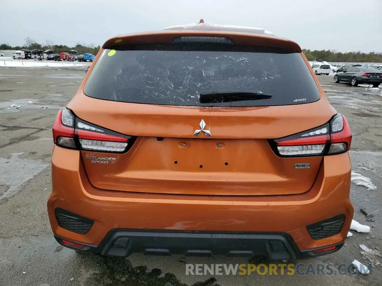 6 fotografías del automóvil dañado JA4ARUAU7RU001844 MITSUBISHI OUTLANDER 2024