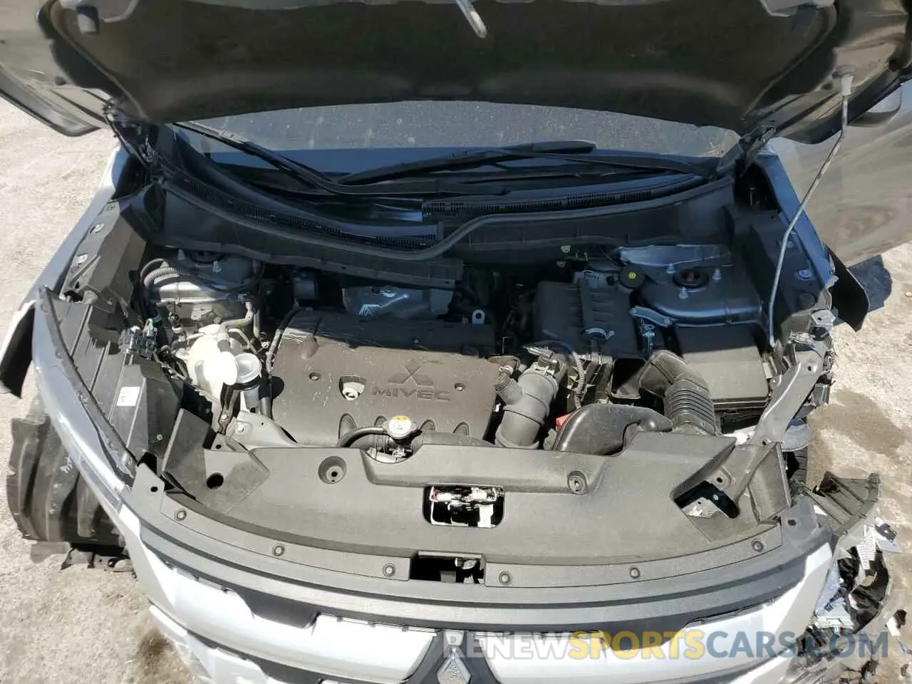 13 fotografías del automóvil dañado JA4ARUAU7RU003304 MITSUBISHI OUTLANDER 2024