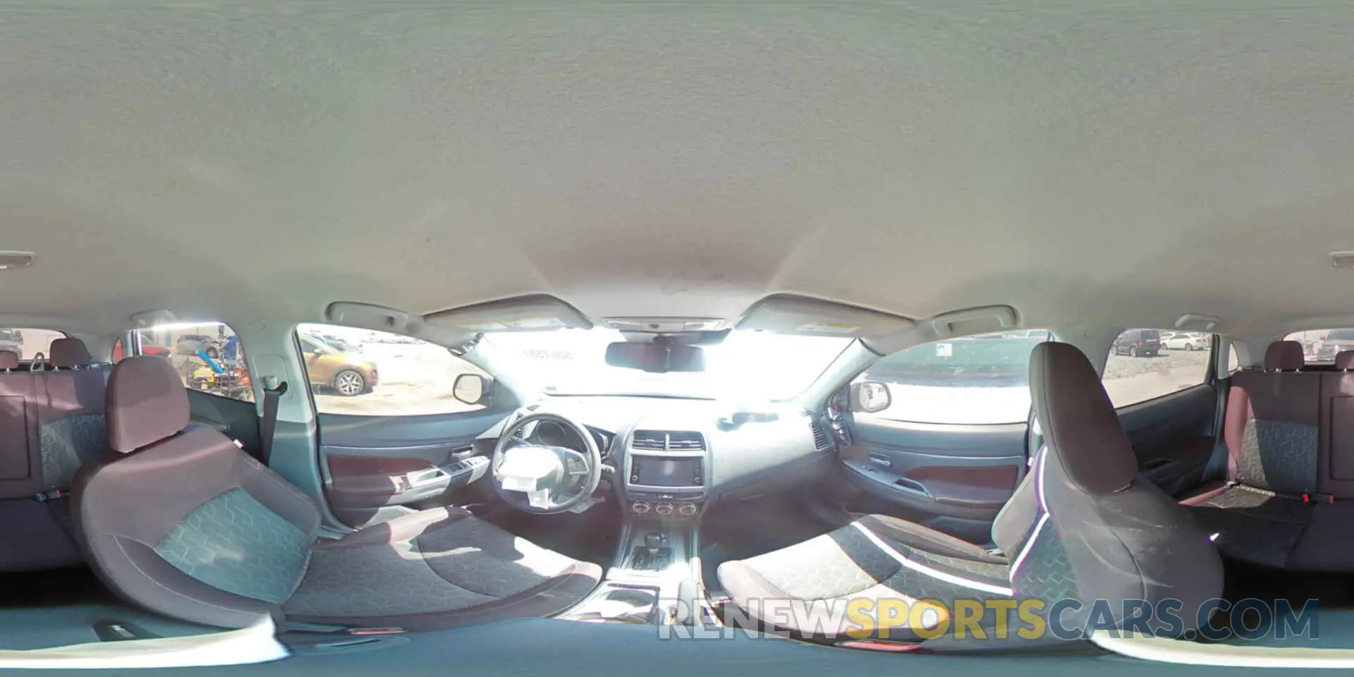14 fotografías del automóvil dañado JA4ARUAU7RU003304 MITSUBISHI OUTLANDER 2024