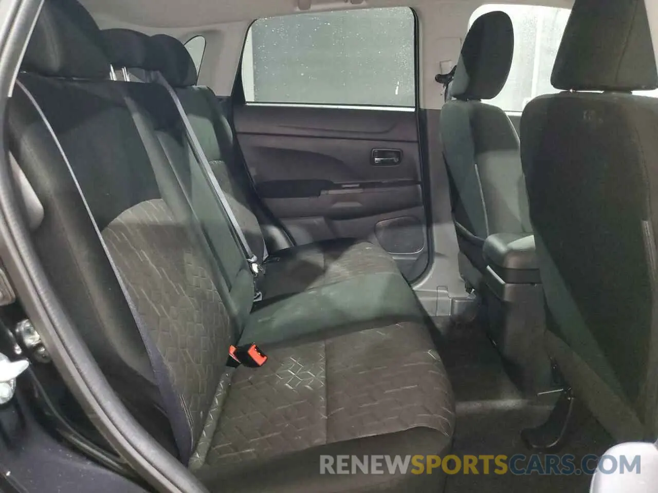 11 fotografías del automóvil dañado JA4ARUAU7RU009197 MITSUBISHI OUTLANDER 2024