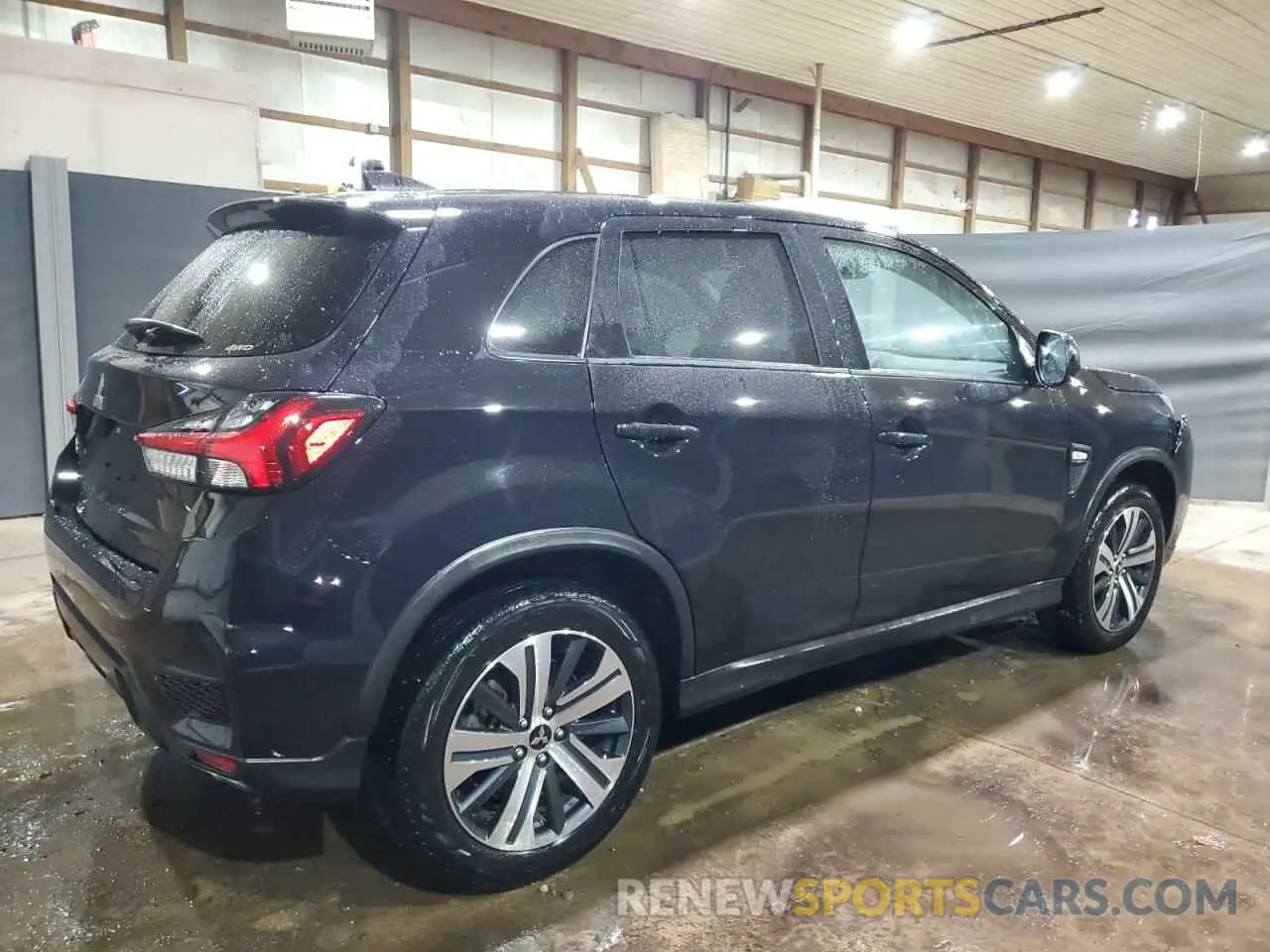 3 fotografías del automóvil dañado JA4ARUAU7RU009197 MITSUBISHI OUTLANDER 2024