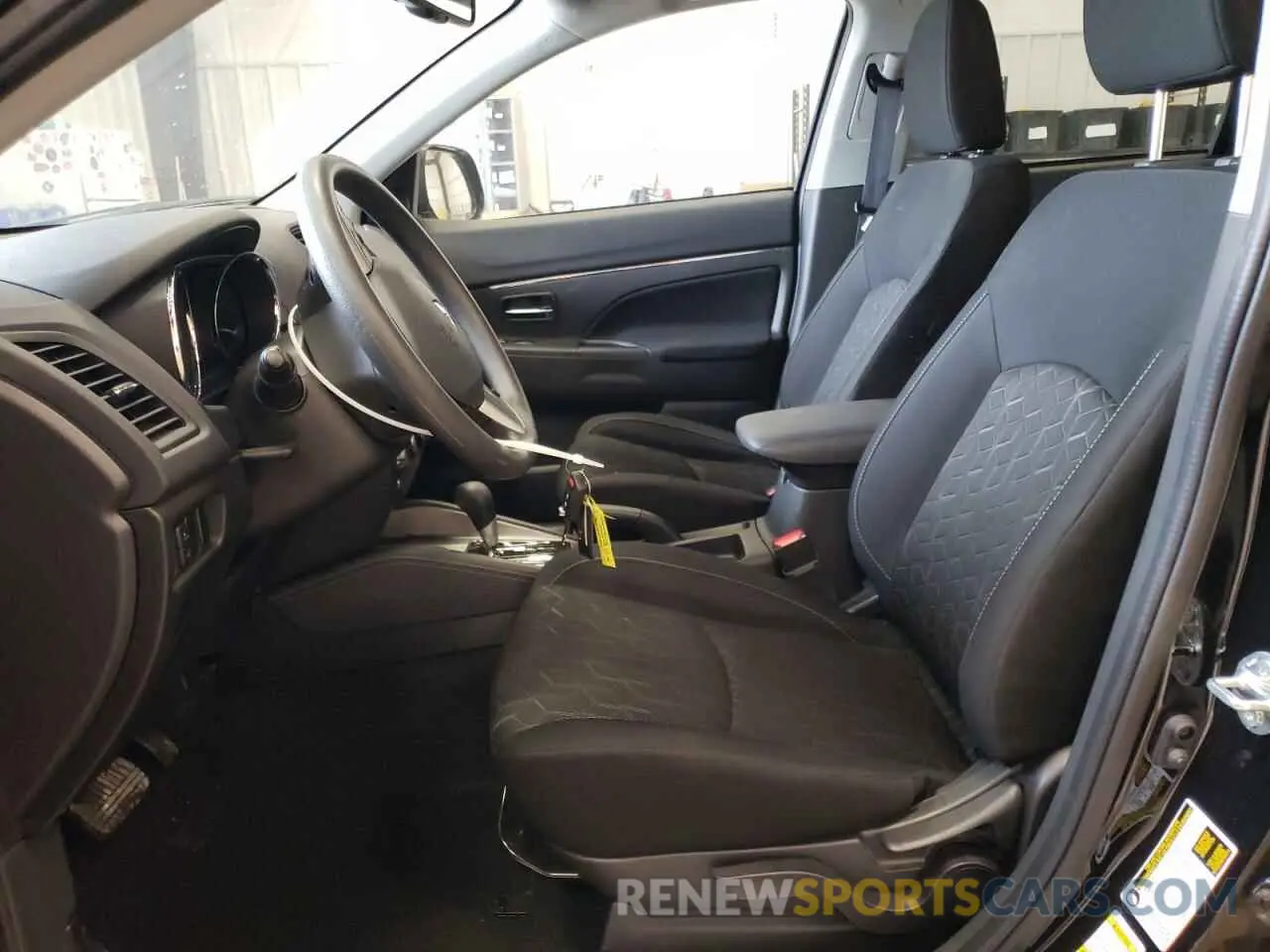 7 fotografías del automóvil dañado JA4ARUAU7RU012598 MITSUBISHI OUTLANDER 2024