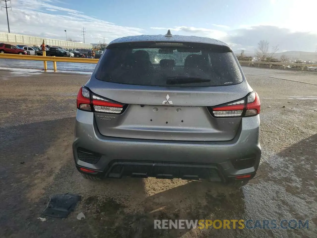 6 fotografías del automóvil dañado JA4ARUAU7RU017395 MITSUBISHI OUTLANDER 2024