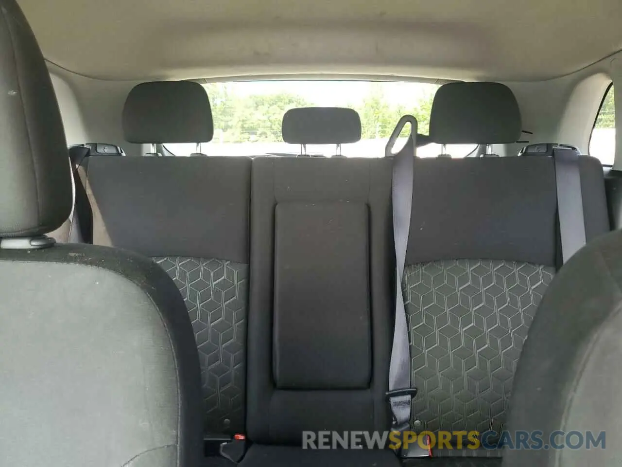 10 fotografías del automóvil dañado JA4ARUAU8RU001397 MITSUBISHI OUTLANDER 2024
