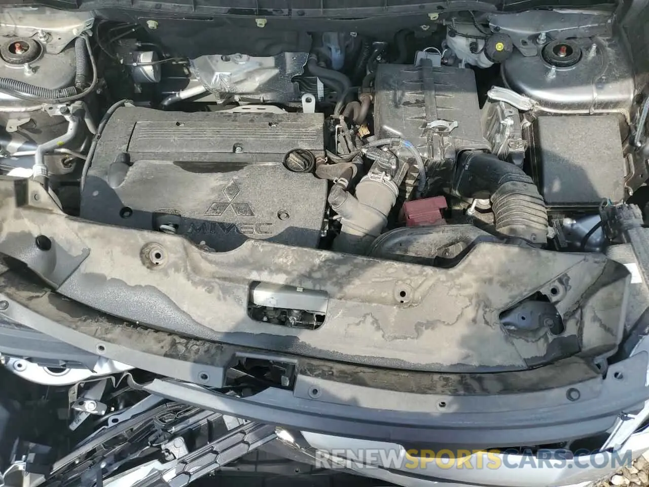 12 fotografías del automóvil dañado JA4ARUAU8RU001397 MITSUBISHI OUTLANDER 2024