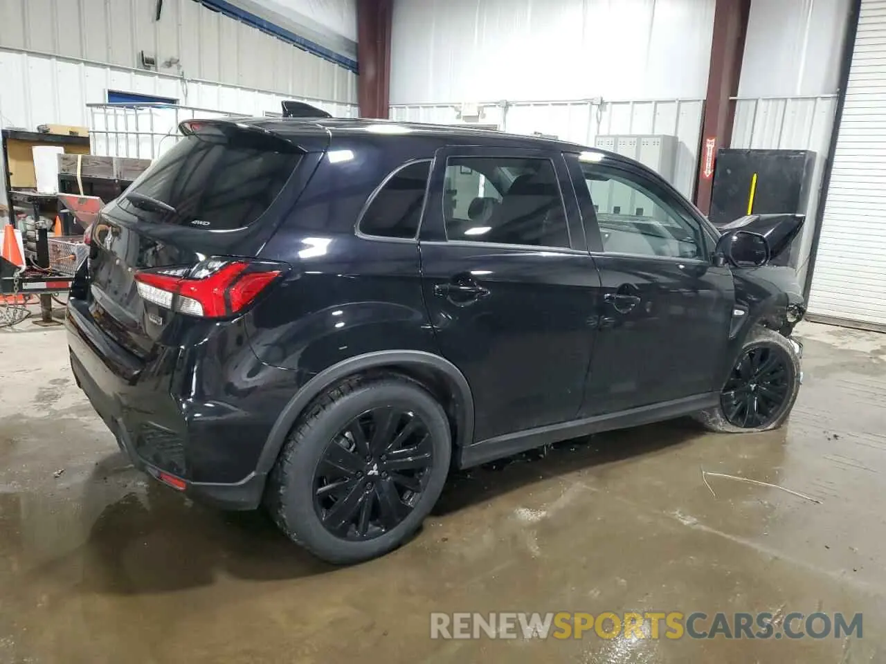 3 fotografías del automóvil dañado JA4ARUAU8RU013940 MITSUBISHI OUTLANDER 2024