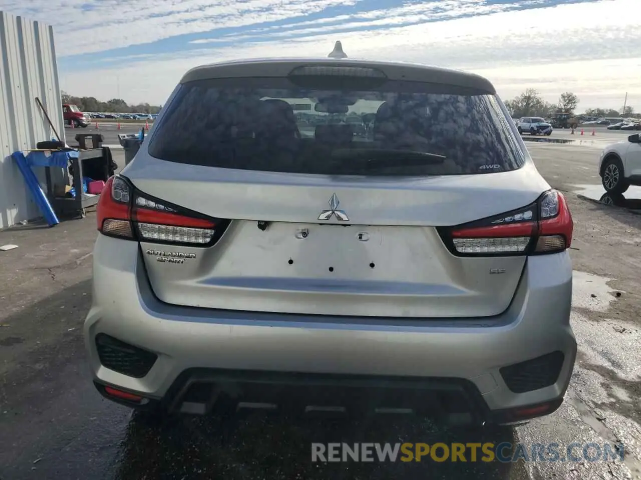 6 fotografías del automóvil dañado JA4ARUAU8RU018586 MITSUBISHI OUTLANDER 2024