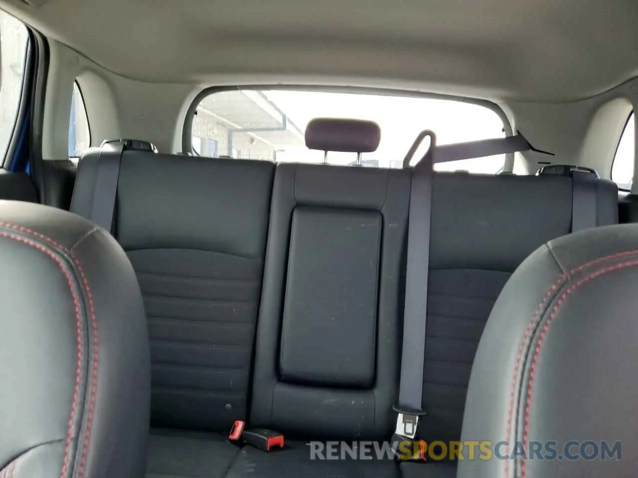 10 fotografías del automóvil dañado JA4ARUAU8RU019284 MITSUBISHI OUTLANDER 2024