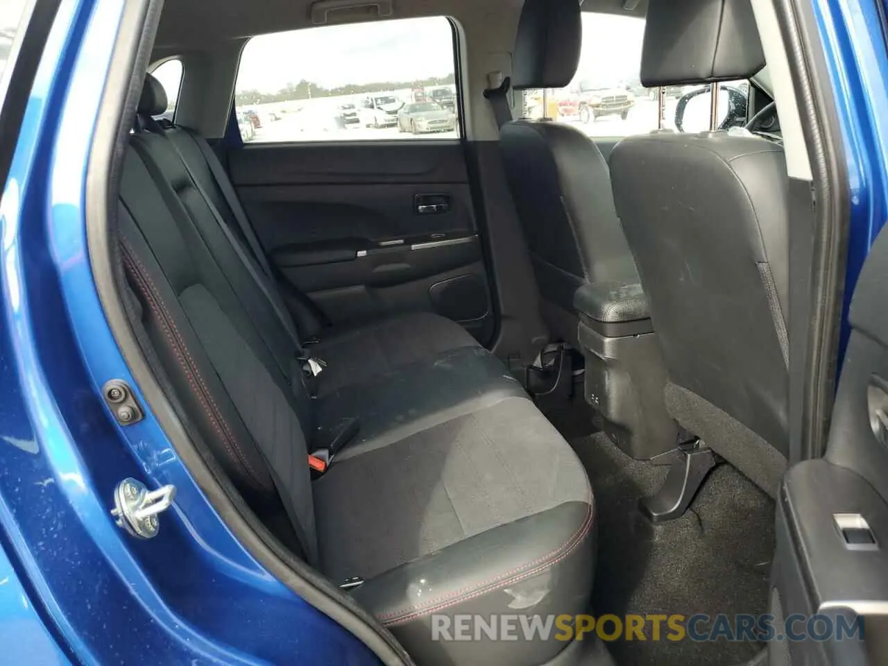 11 fotografías del automóvil dañado JA4ARUAU8RU019284 MITSUBISHI OUTLANDER 2024