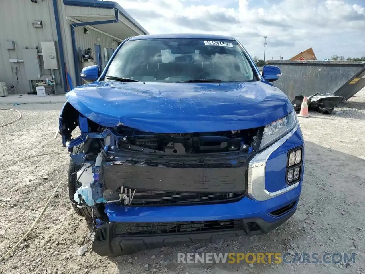 5 fotografías del automóvil dañado JA4ARUAU8RU019284 MITSUBISHI OUTLANDER 2024