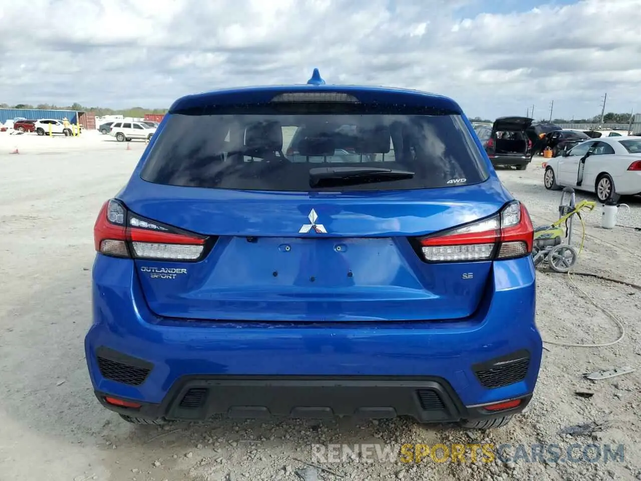 6 fotografías del automóvil dañado JA4ARUAU8RU019284 MITSUBISHI OUTLANDER 2024