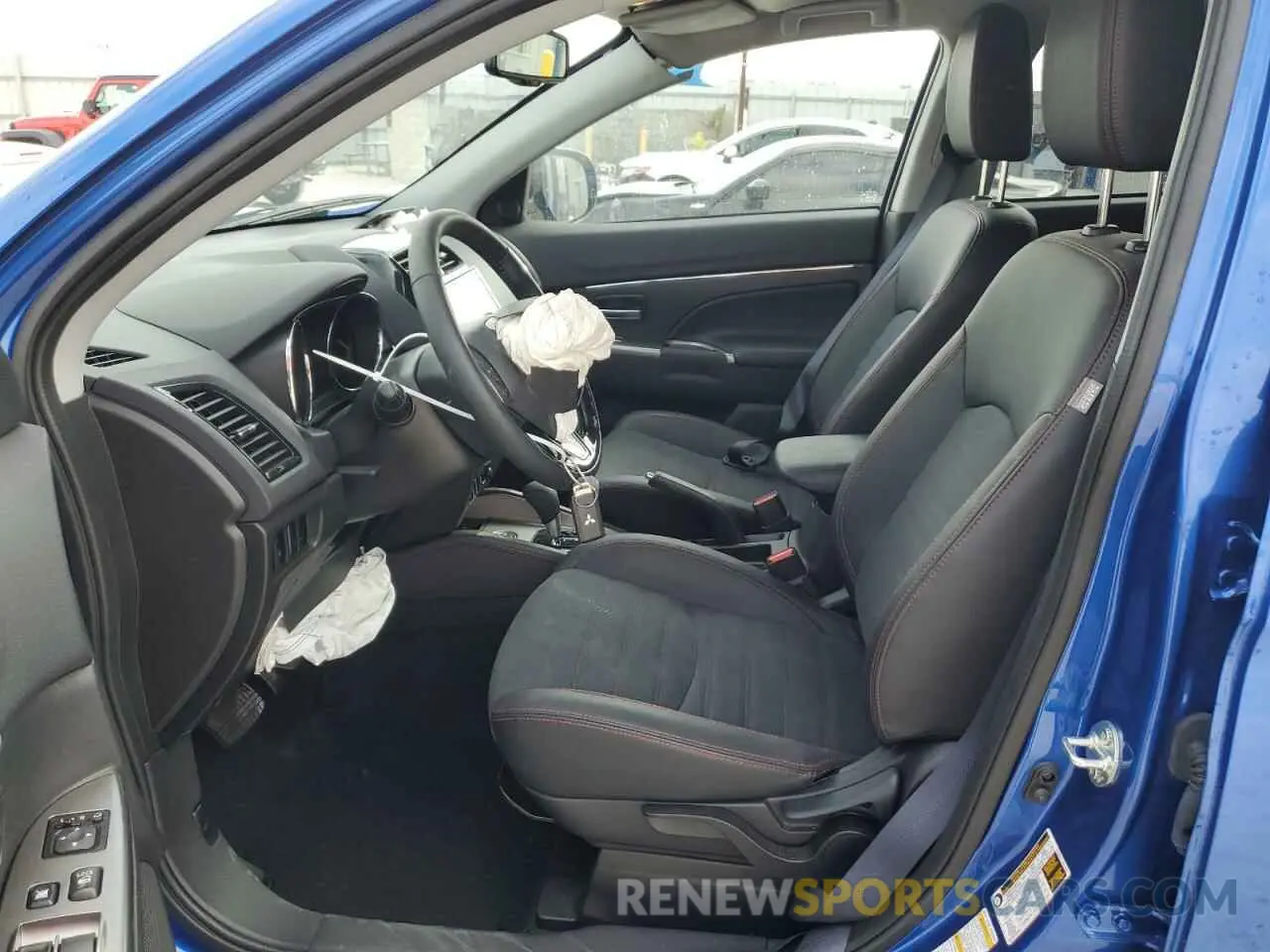 7 fotografías del automóvil dañado JA4ARUAU8RU019284 MITSUBISHI OUTLANDER 2024
