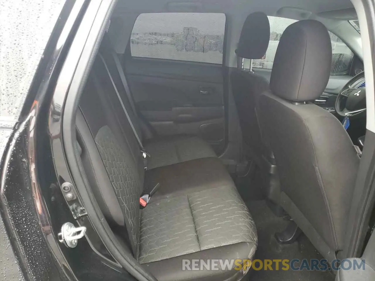 11 fotografías del automóvil dañado JA4ARUAU9RU008150 MITSUBISHI OUTLANDER 2024