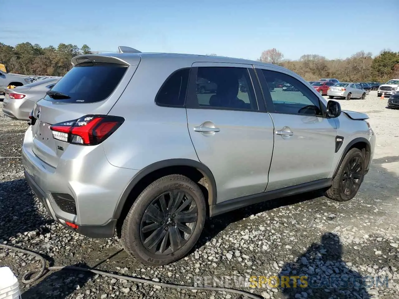 3 fotografías del automóvil dañado JA4ARUAU9RU011856 MITSUBISHI OUTLANDER 2024