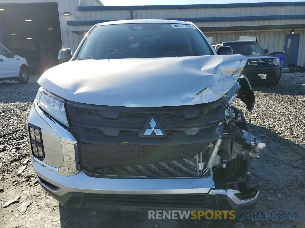 5 fotografías del automóvil dañado JA4ARUAU9RU011856 MITSUBISHI OUTLANDER 2024